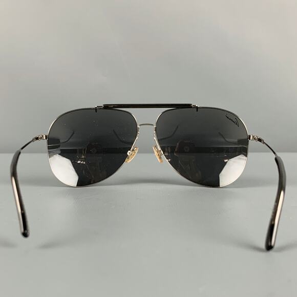 GUCCI Silver Metal Aviator Sunglasses - Picture 3 of 9